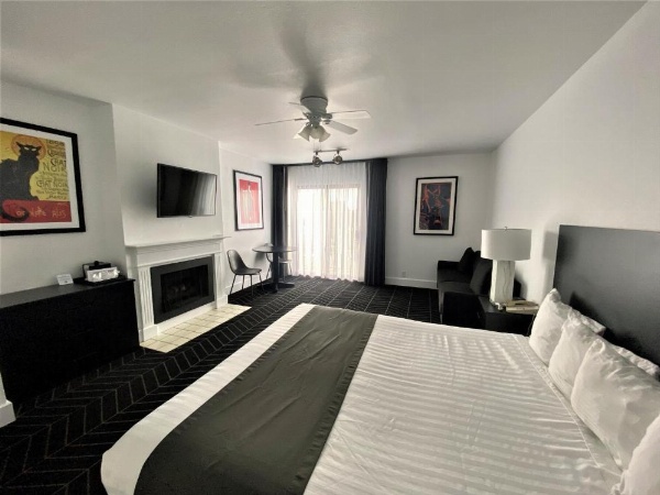 Masterpiece Hotel image 20