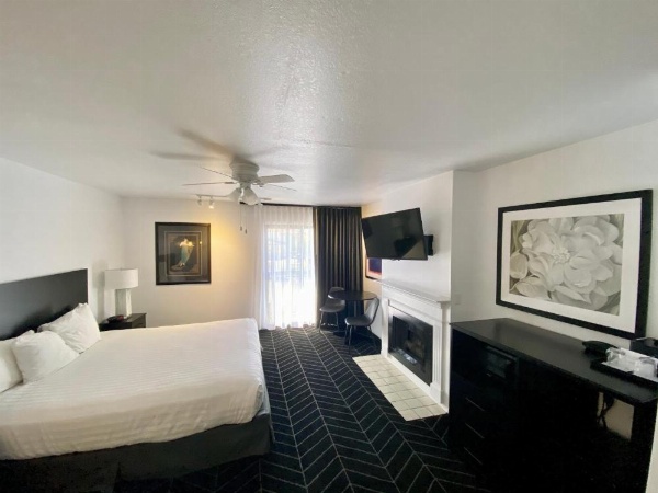 Masterpiece Hotel image 34