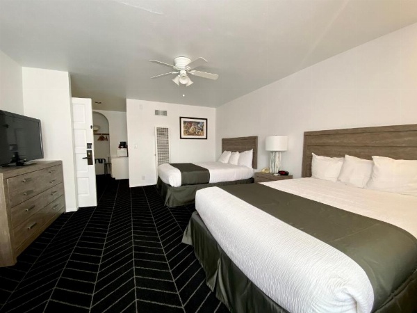 Masterpiece Hotel image 43